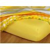 Tmavě žluté bavlněné napínací prostěradlo 90x200 cm s vypínací gumou v tunýlku, doporučené pro alergiky a astmatiky. Základní vlastnosti:rozměry (šxd): 90x200 cm. pro matrace vysoké až 18 cm. vysoká gramáž 185g/m2. kvalitní výrobek. český výrobek. 