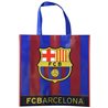 Praktická nákupní taška s erbem fotbalového klubu FC Barcelona. Vhodná pro nákup s rodiči. Základní vlastnosti:rozměry (šxhxv): 38x12x38 cm. 100% polyester. omyvatelná hadříkem. odolné zpracování. licenční výrobek. 