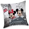 Velmi oblíbený polštářek s roztomilým myšákem Mickey Mouse a půvabnou myškou Minnie na návštěvě v Londýně. Základní vlastnosti:rozměry (šxd): 40x40 cm. licenční polštářek. potah není snímatelný. stejný motiv z obou stran. výplň z dutého vlákna. 